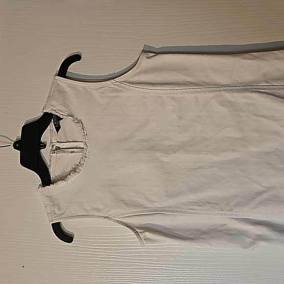 Dress - Picture 2 of 8